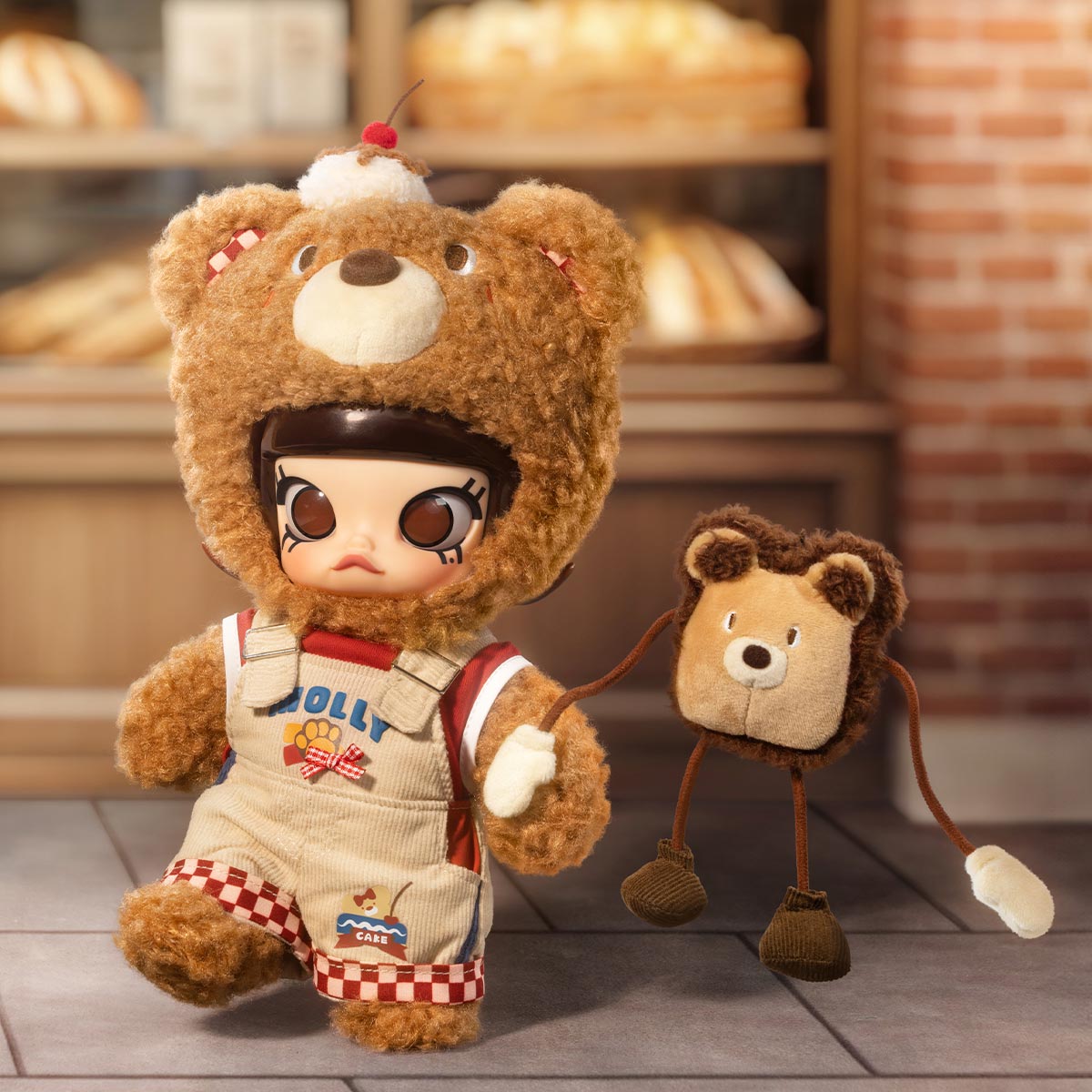 MOLLY Bear Bread 1/8 Action Figure