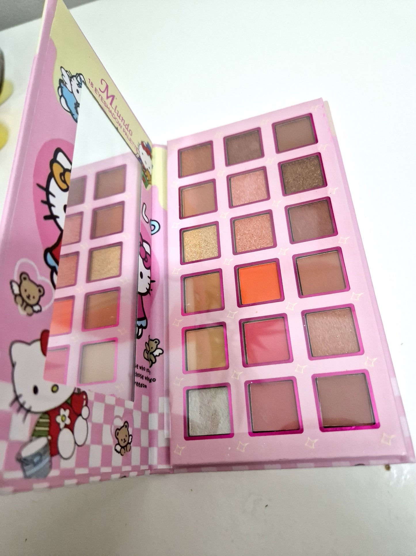 Eyeshadow Palette (random design)
