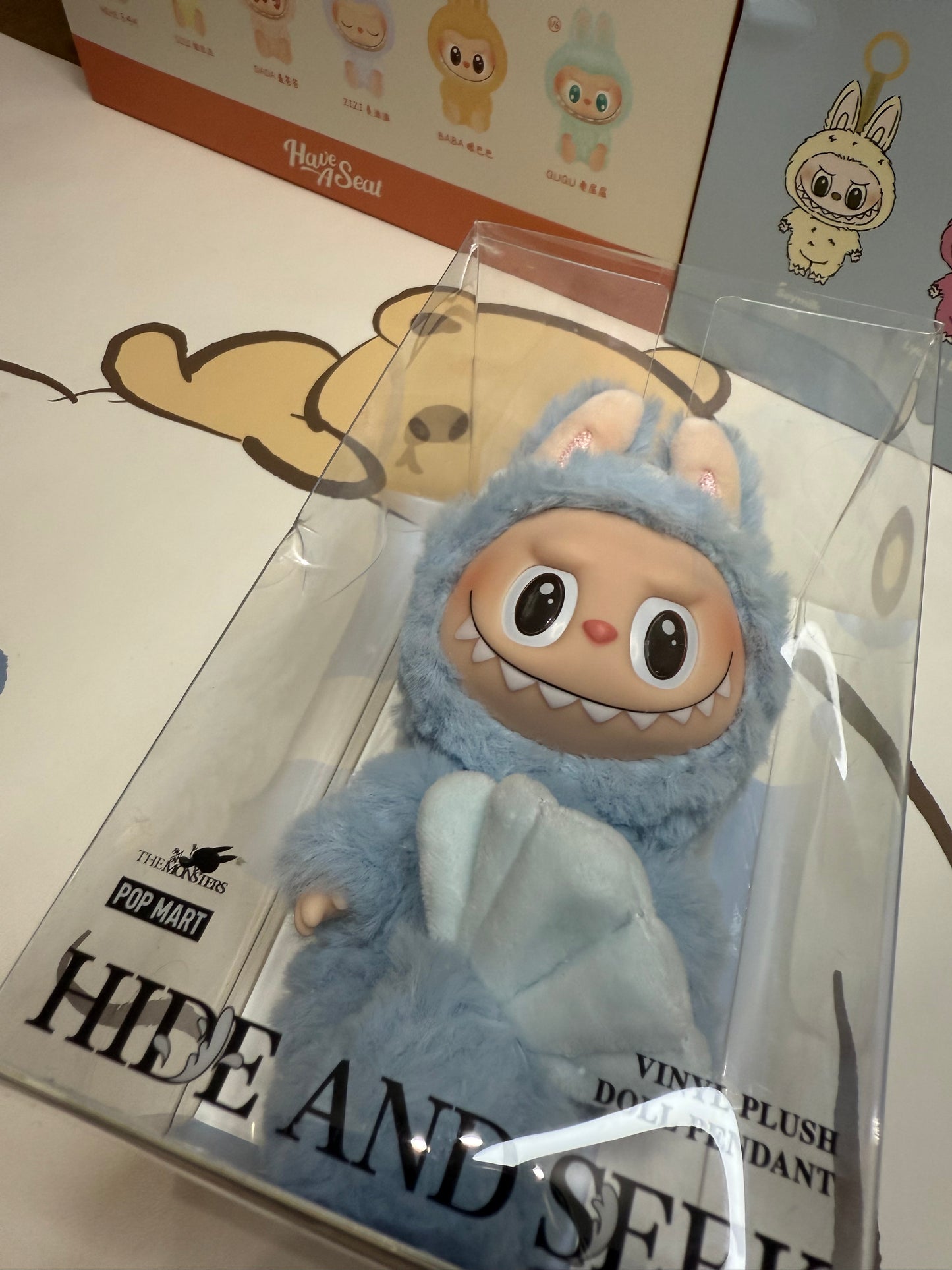 (outer box minor damage) LABUBU HIDE AND SEEK IN SINGAPORE SERIES-Vinyl Plush Doll Pendant