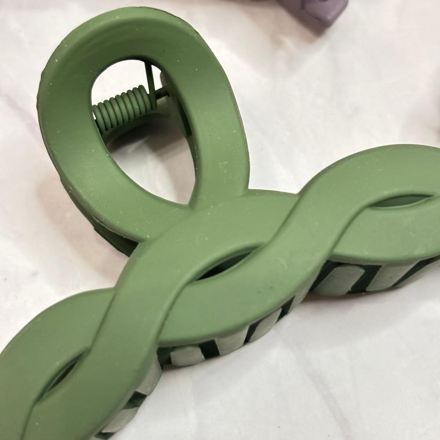 Hair Claw Clip (swirly design)