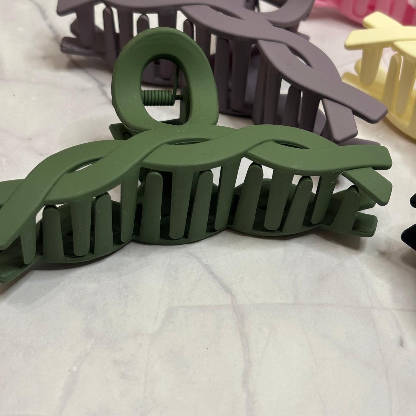 Hair Claw Clip (swirly design)