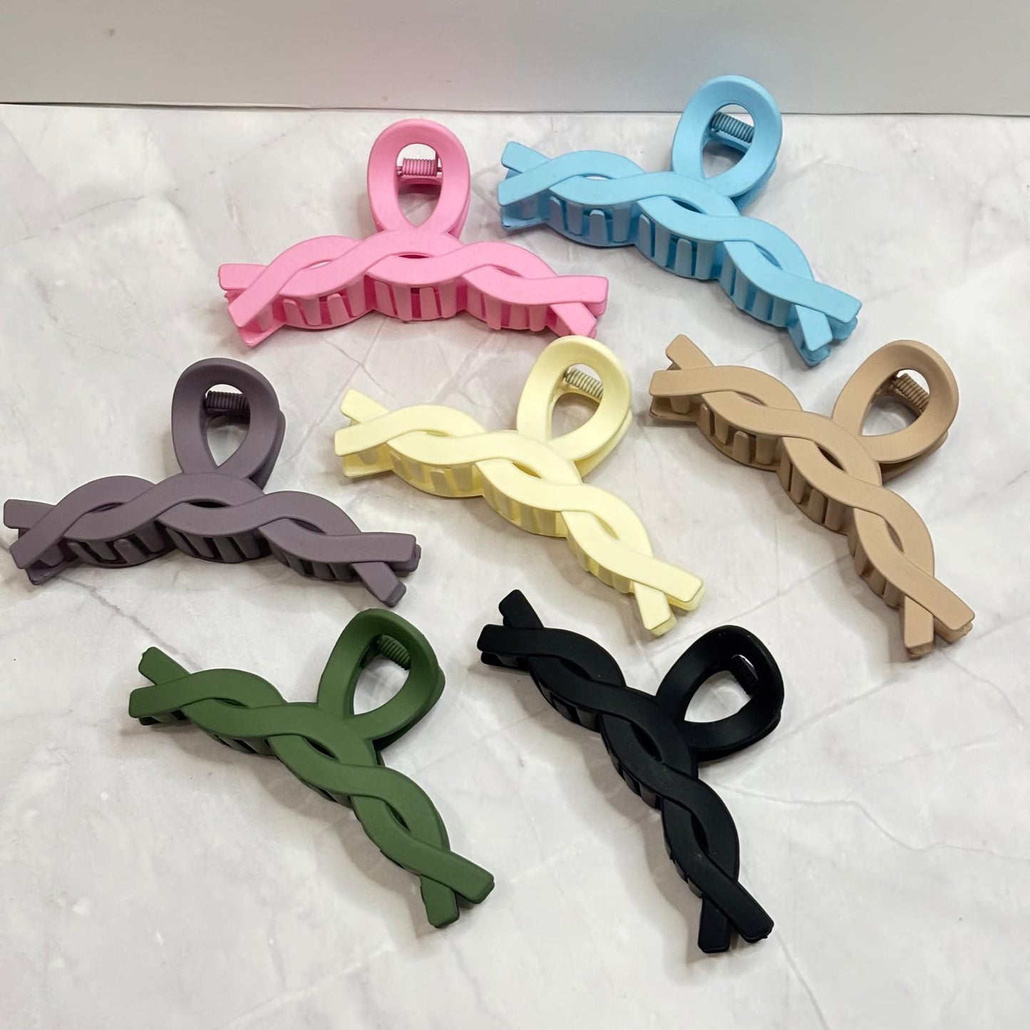 Hair Claw Clip (swirly design)