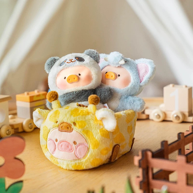 LuLu Pig Animal Party Puppet Show